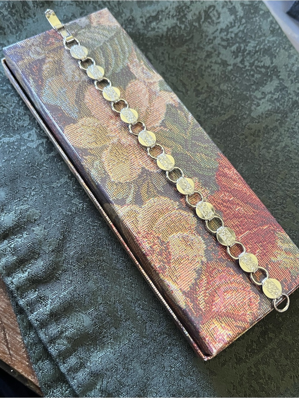 Vintage Sarah Coventry Coin Link Bracelet Silver Tone floral Etched Disc Dainty